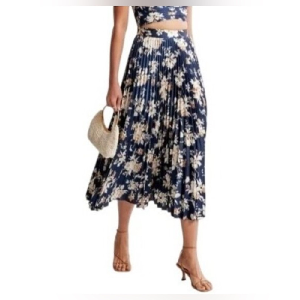 Abercrombie Women's Satin Pleated Midi Skirt Navy Floral Print XS Lined Nwt